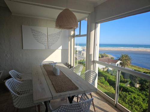 Be Lazy with a Sea View Be Lazy with a Sea View