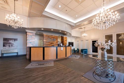 Lobby, Prestige Treasure Cove Resort Prince George in Prince George (BC)