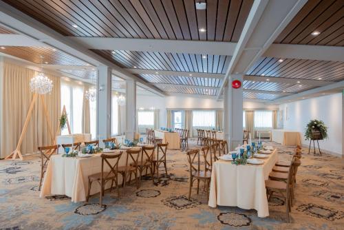 Banquet hall, Prestige Treasure Cove Resort Prince George in Prince George (BC)