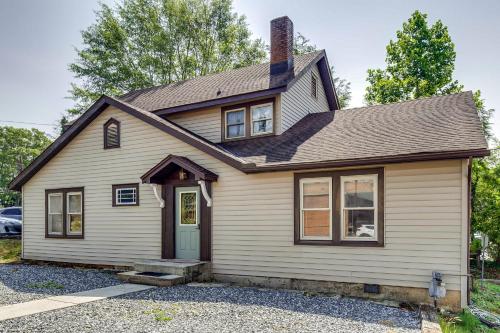 Bright Brevard Home Near Downtown & Trails in Bravard (Észak-Karolina)