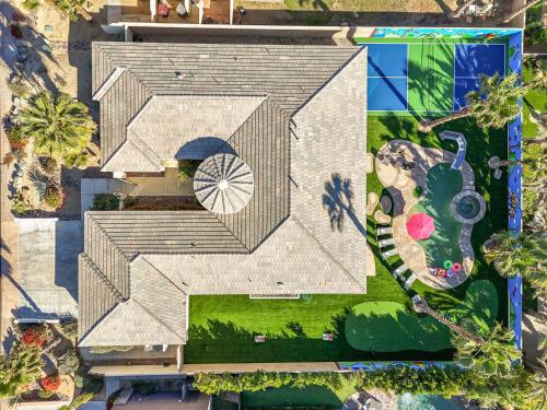 Super Mario Hideout: Desert Dream with Game Room & Pool Slide Super Mario Hideout: Desert Dream with Game Room & Pool Slide