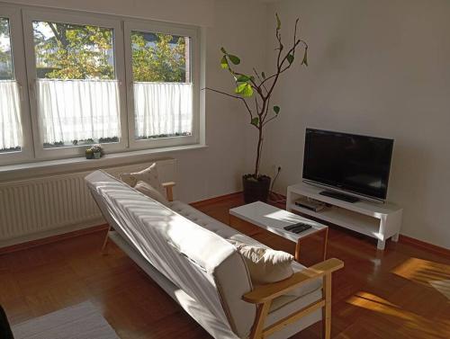 Wohnung im Grünen in Messenähe Wohnung im Grünen in Messenähe