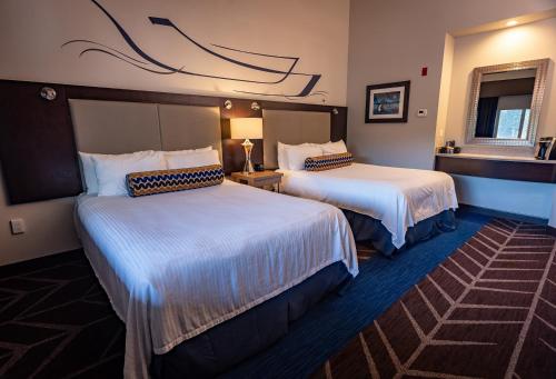 2 queen beds