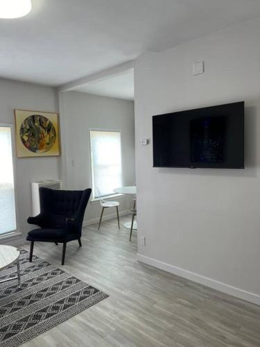 Marilyn Studio Apartment in Koreatown in Los Angeles, USA