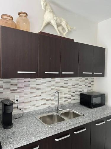 Marilyn Studio Apartment in Koreatown in Los Angeles, USA