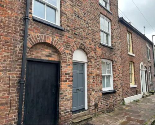 Modern Luxury 4 Bed House in Heart of Macclesfield in Macclesfield Central