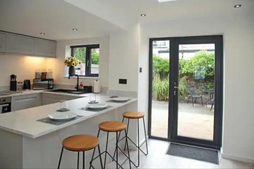 Modern Luxury 4 Bed House in Heart of Macclesfield in Macclesfield Central