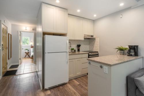 1BR in Gondola Village Near Gondola Free Parking Updated Unit Incredible Location - image 2