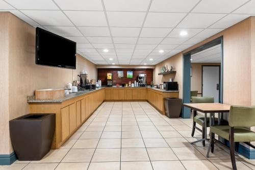 La Quinta Inn by Wyndham New Orleans Slidell - image 17