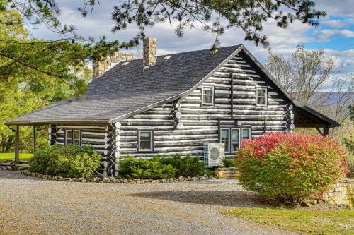 Mtn-View Mifflintown Cabin Near Hiking Trails! in Mifflintown, USA