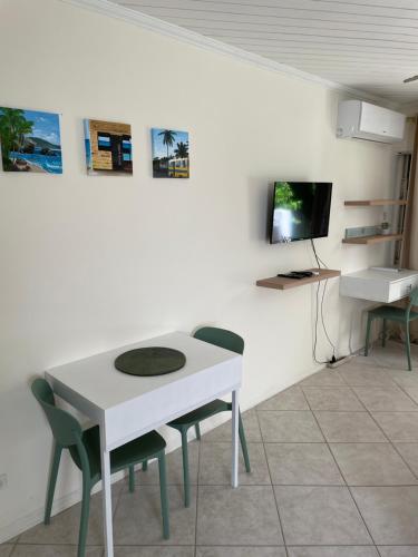 One-Bedroom House image 7