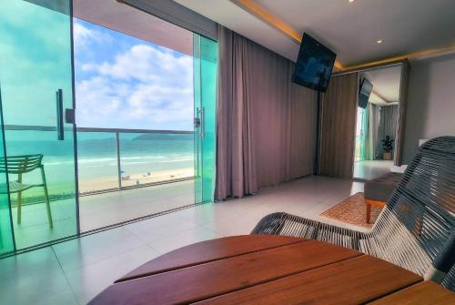 Queen Suite with Sea View image 9