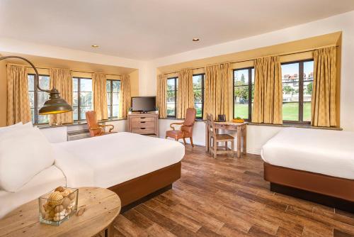 Clocktower Inn Ventura - image 4