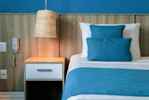 Standard Double Room image 5