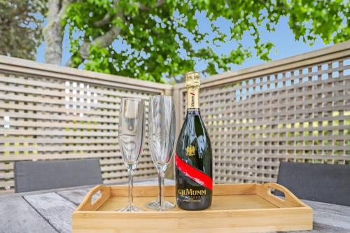 Hosts on the Coast Sun Soaked Family Fun