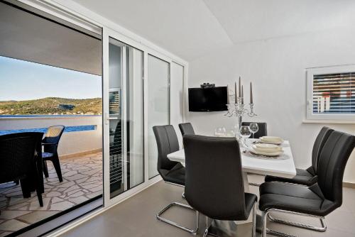 المرافق, Apartments Bisernica in روجوزنيكا