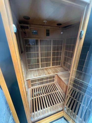 Sauna, Caporizon-Lov'BNB-La seule Love House de Dordogne in Brantome