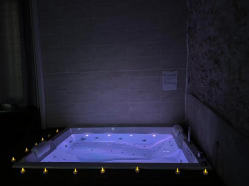 Spa, Caporizon-Lov'BNB-La seule Love House de Dordogne in Brantome