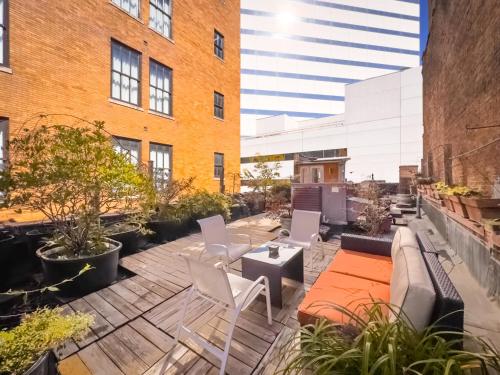 The Historic Lyric Penthouse with Private Rooftop in Cincinnati, USA