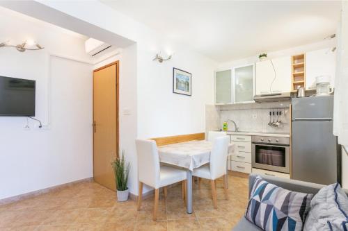 Apartment Postira 2948b - image 8