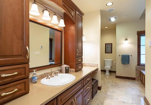New! Luxurious Timber-Frame Retreat with Hot Tub, Fire Pit, and Gourmet Kitchen