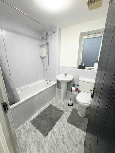 Two bed spacious apartment, central location, free parking and Wifi, Birmingham (fotografie 7)