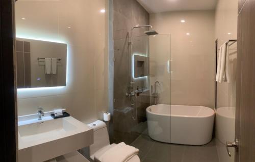 TOBEDzZ HOTEL Room Type - Deluxe King Room
