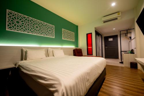 TOBEDzZ HOTEL Room Type - Queen Room