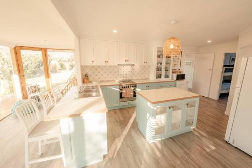 Shellwater at Sellicks Beach Large Double Block Coastal Family Getaway in เซลิค ฮิลล์