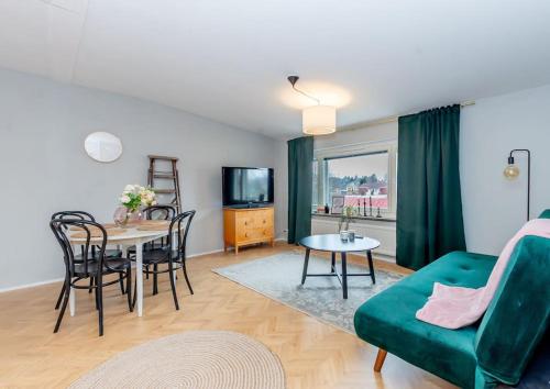 Viihtyisä kaksio keskuskentän vieressä (Viihtyisa kaksio keskuskentan vieressa) in คอกโกลา คาเลอบี