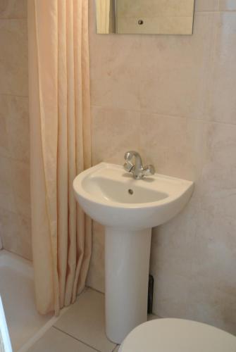 Carlton Hotel – London, 07