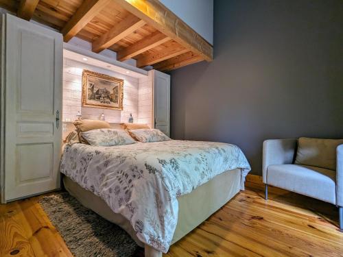 1 double bed, 2 twin beds