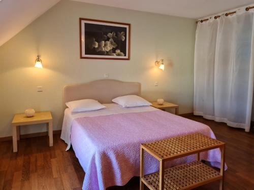 . Ferme rénovée au calme - 4 chambres, petit-déjeuner inclu - FR-1-590-450