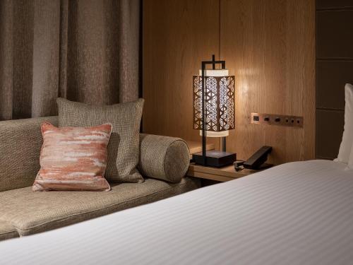 room detail thumbnail 1