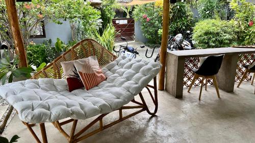 Yay Lodge SIARGAO, private room 4 with AC & hot shower and fast Starlink Wifi in Siargao Island
