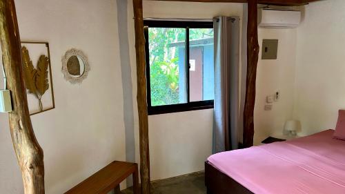 Yay Lodge SIARGAO, private room 4 with AC & hot shower and fast Starlink Wifi in Siargao Island