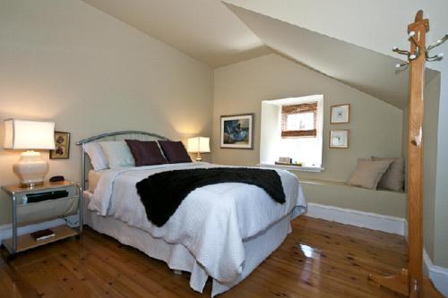 3 queen beds