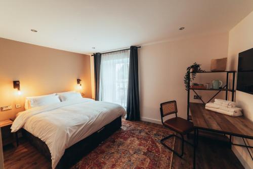 Double or twin room, deluxe