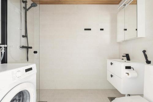 Zuhanyzó, Kotimaailma Studio Apartments Pukkila in Turku