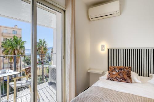 Anglade Hotel - image 2
