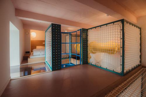 Kindadom - Maison pour vacances insolites et inoubliables en Belgique in Plombiresa