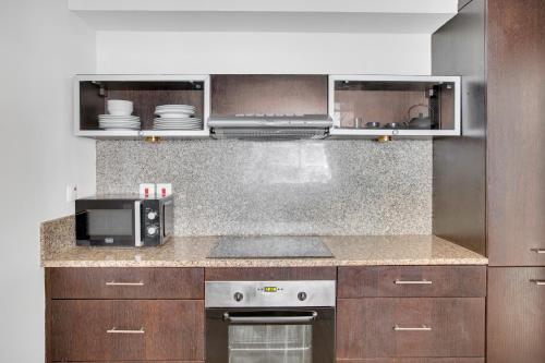Marina Quays West, Dubai Marina - Mint Stay, Dubai (photo 8)