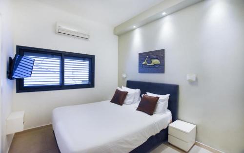 Three-Bedroom Apartment image 10