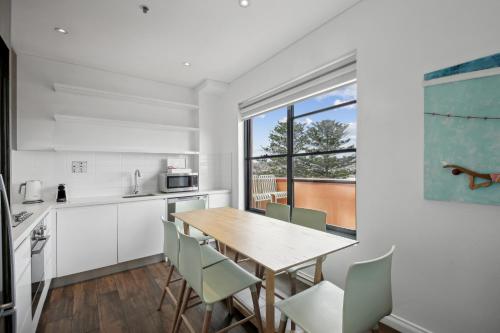 Kitchen, Bondi 38 Serviced Apartments near North Bondi Fish
