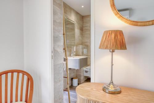 Anglade Hotel - image 13
