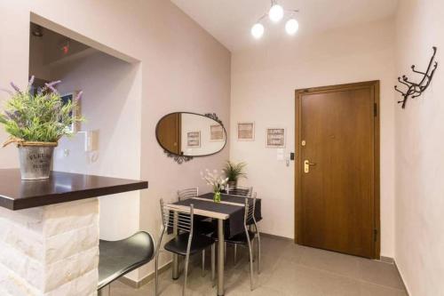 Cozy apartment for 4 persons at Thiseio, Atény (fotografie 5)