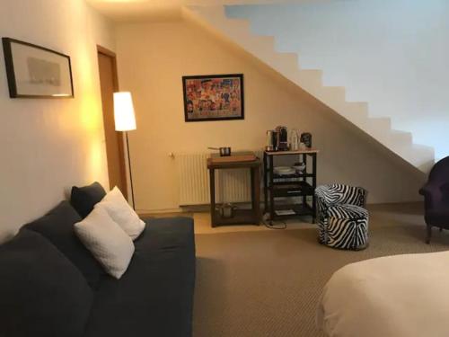 Studio idéal pour déplacement professionnel, dans une maison (Studio ideal pour deplacement professionnel, dans une maison) in Су