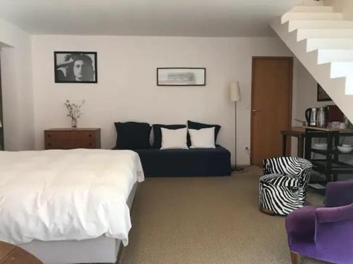 Studio idéal pour déplacement professionnel, dans une maison (Studio ideal pour deplacement professionnel, dans une maison) in Су
