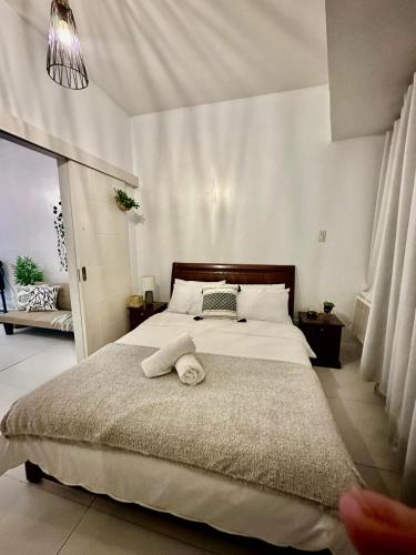 One bedroom Apartment with Netflix at Greenbelt Makati, Manila