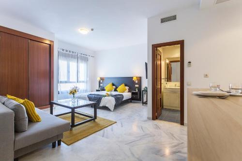 Sevilla LuxSevilla Moderno Piscina Free Parking 3-Star Guesthouse suite